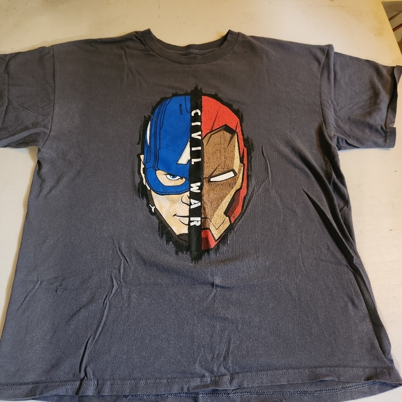 Captain America Civil War shirt - Picture 1 of 2